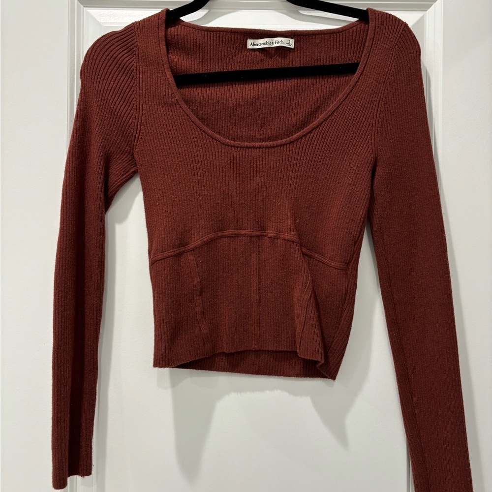 Abercrombie & Fitch Knit Long Sleeve Cropped Top in Deep Rust